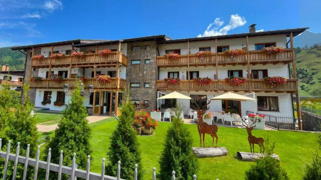 Olympic Regina Hotel
